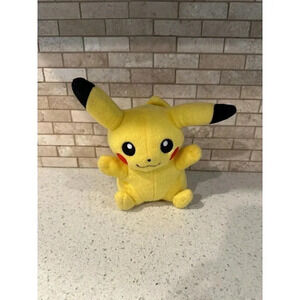 tomy Pikachu plush b18